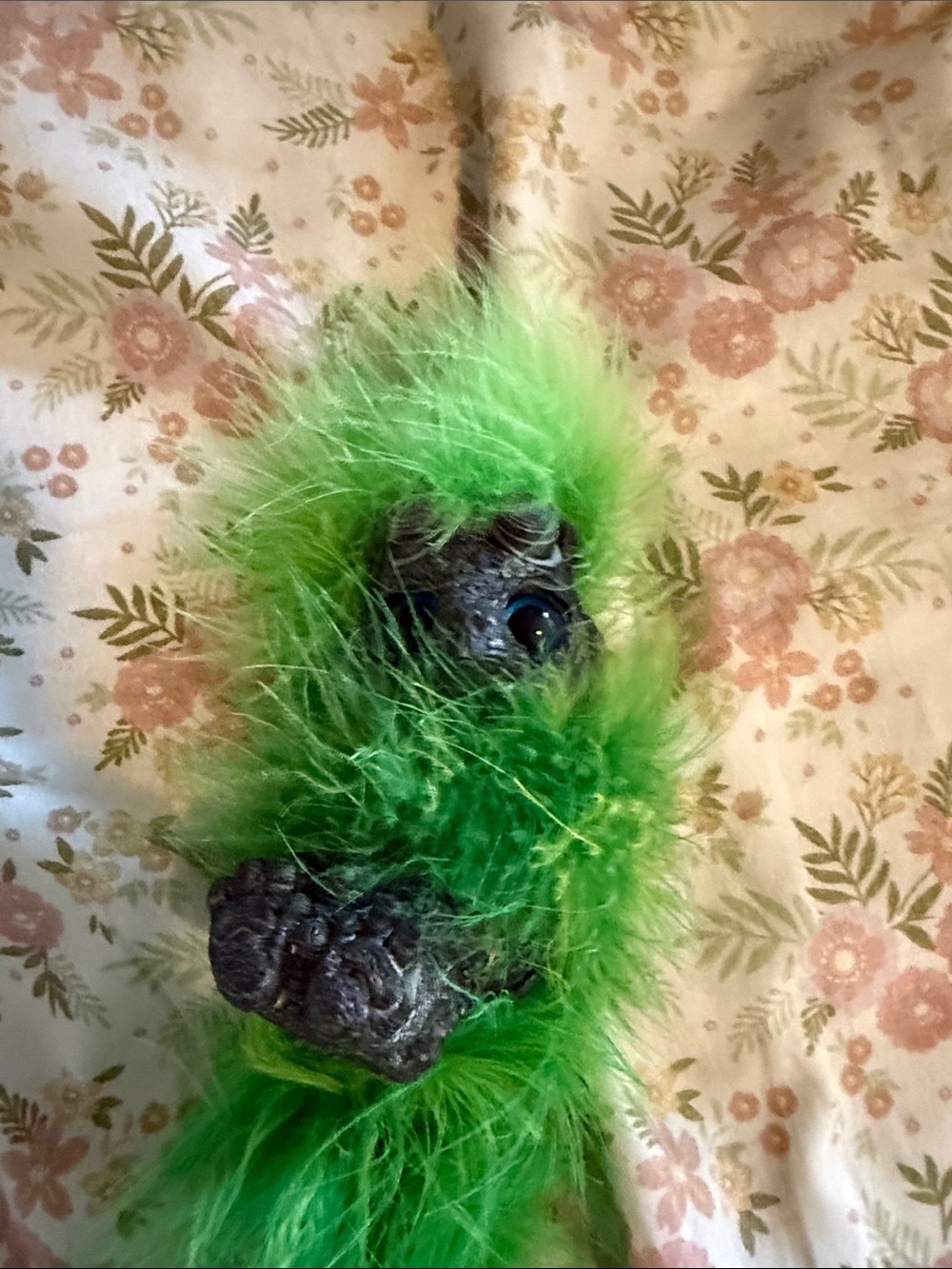 Imaginarium Albert Alfaro Drabbit shoulder puppet featuring neon green fur.